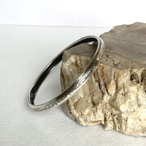 VTG Sterling Silver 925 Engraved Scroll Pattern 6MM Round Bangle Bracelet 8.25" - Picture 4 of 16